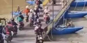 Viral Usaha Jembatan Perahu H Endang di Karawang, Omzetnya Rp20 Juta per Hari