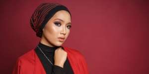 Tutorial Merias Wajah untuk Kulit Gelap dan Kusam