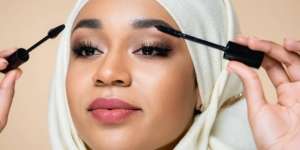 Tutorial Wet Eye Makeup Look Hanya Pakai 2 Produk