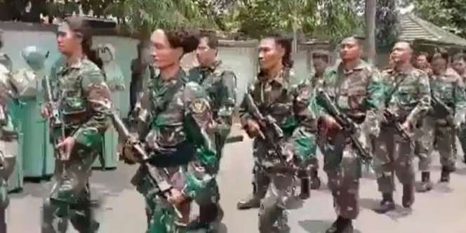 Terlalu Lama Tugas di Hutan, Rambut Tentara Sampai Gondrong, 'Semoga Istri Ga Kaget'