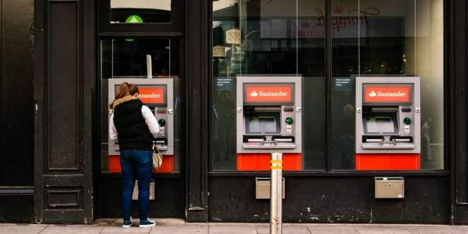 Bagi-Bagi Bonus Tahun Baru, Bank Ini Tak Sengaja Transfer Rp2,49 Triliun ke Nasabah