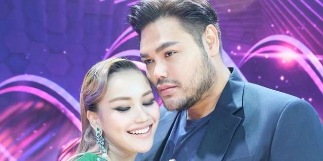 Ivan Gunawan Ulang Tahun, Ayu Ting Ting Tulis Pesan Romantis