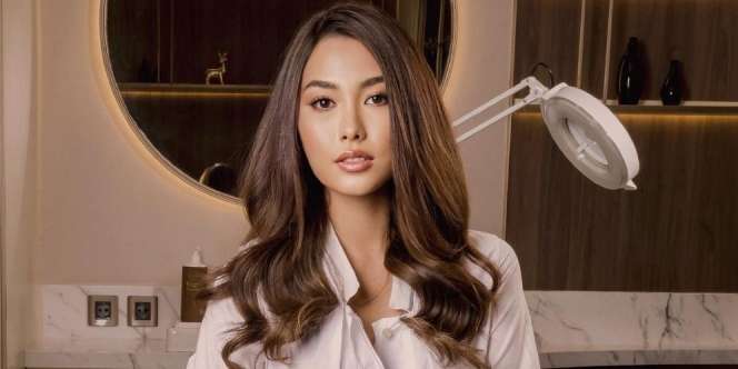 Frederika Cull Berbalut Dress Pink di 'Layangan Putus', Super Elegan!