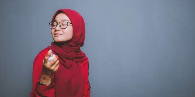 4 Manfaat Pemakaian Setting Spray untuk Penampilan Wajah
