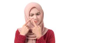 Memencet Komedo dengan Tangan Atau Alat, Amankah?