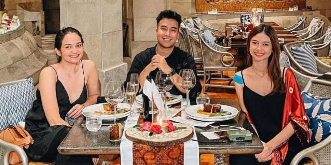 Momen Persahabat Enzy Storia dan Yuki Kato, Mandi Bareng Satu Bathtub