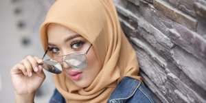 Tutorial Teknik 'Obras Mata' untuk Membuat Mata Monolid Terlihat Lebih Besar