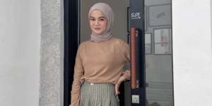 Inspirasi OOTD Hijab Feminim dengan Nuansa 'Earth Tone'