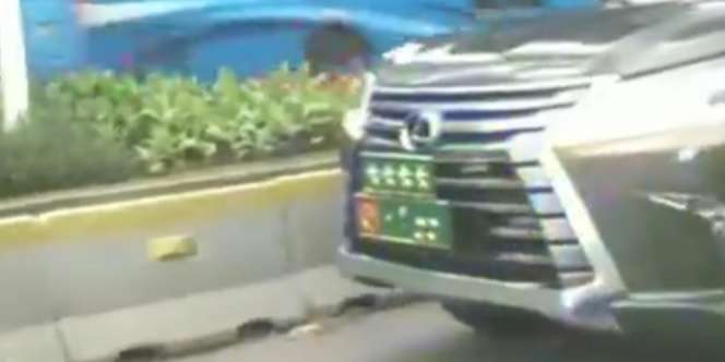 Mobil Jenderal TNI Tak Nyalakan Strobo Saat Dikepung Macet Jakarta, Tuai Pujian Warganet