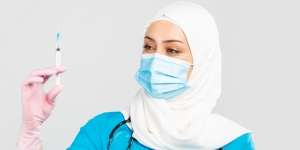 Gara-gara Pakai Gaun, Perawat Ini Gagal Dapat Izin Sakit