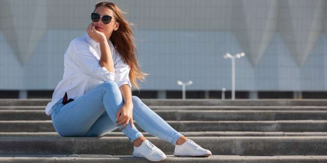 Tips Bersihkan Sneakers Putih Berdasarkan Jenis Bahan