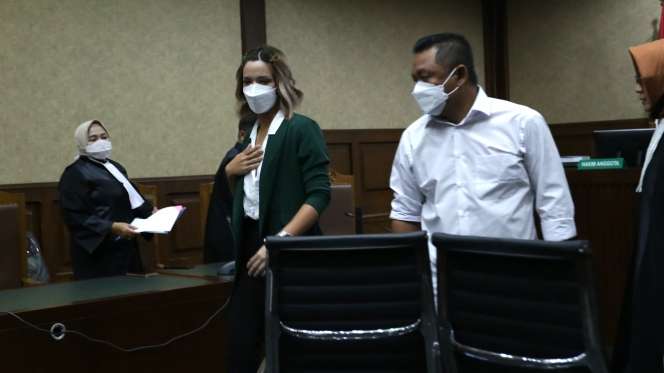 Ini Alasan Hakim Vonis Nia Ramadhani 1 Tahun Penjara dan Bukan Rehabilitasi