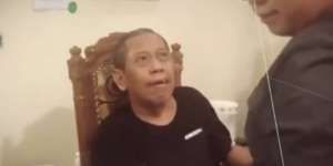 5 Potret Kondisi Terbaru Tukul Arwana usai Jalani Operasi, Tak Kuat Menangis, Hanya Senyum Membalas Peluk dan Cium Sang Anak