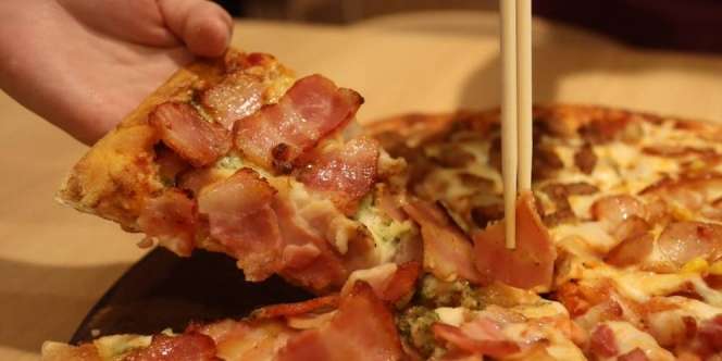 Menu Pizza ini Disarankan Dimakan Pakai Sumpit