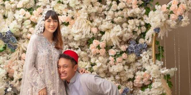 Umumkan Kehamilan di Usia 4 Bulan: Gilang Dirga Percaya `Pamali`, Adiezty Takut Kecewa
