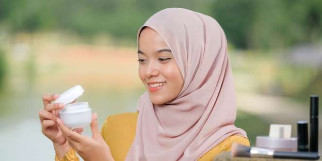 4 Hal yang Harus Diperiksa Seksama Sebelum Beli Skincare