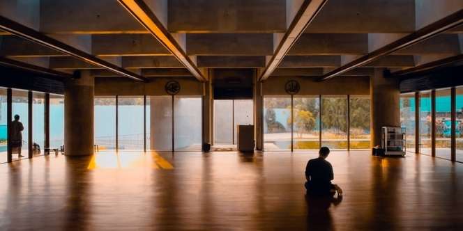 Cara Mengqodho Sholat Maghrib di Waktu Isya, Hukum, Bacaan Niat, dan Ketentuannya