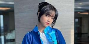 Beda Banget! Penampilan Fuji dengan Hair Estension Banjir Pujian
