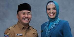 10 Potret Istri Mantan Suami Ussy Sulistiawaty, Super Cantik bak Model Jadi Ibu Gubernur!