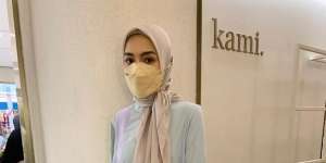 Inspirasi Daily Look Simpel Pakai Basic Collection Brand Kami