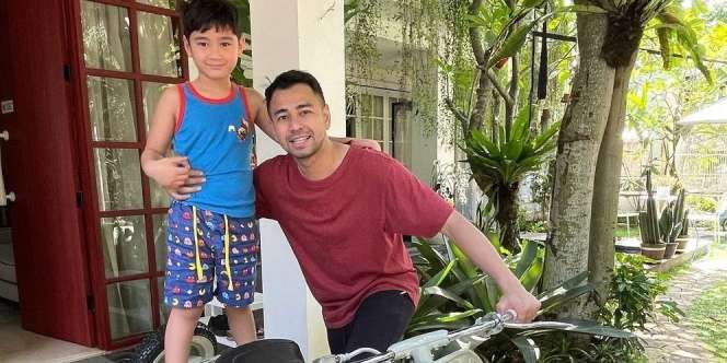 Raffi Ahmad Panik Lihat Rafathar Bawa Rayyanza Ngebut