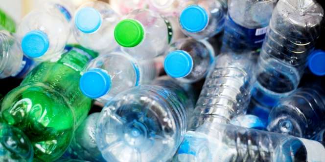 Danone-Aqua Bikin Vending Machine, Botol Plastik Bekas Diganti Uang Elektronik 50-100 Poin