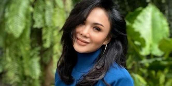 Pakai Gaun Dari Bulu Angsa Yuni Shara Tampil Memukau, Warganet Malah Fokus Ke Bagian Ini!