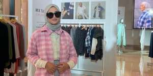 Gaya Busana Timeless Retro, Simpel dan Longlasting!