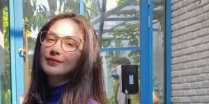 Serunya Arumi Bachsin Blusukan ke Pasar Beli Sayuran