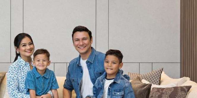 Kamar Mandi Mewah Rumah Titi Kamal, Kloset Terbuka Pakai Sensor Kaki