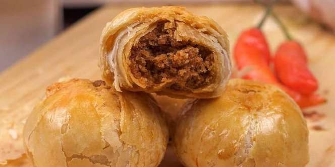 Ternyata Ada Bakpia Isi Sambal, Berani Rasakan Pedasnya?