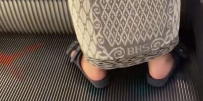 Viral Pemuda Pede Main ke Mall Pakai Sarung, Bakal Maklum Jika Tahu Harganya