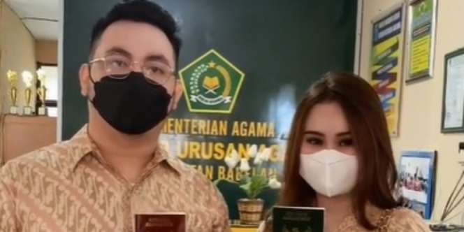 Nggak Perlu Gengsi, Pasangan Ini Menikah Sederhana di KUA , Yuk Intip Budgetnya
