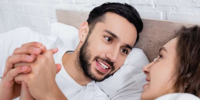 Cara Berhubungan Suami Istri Sesuai Sunnah, Etika, Amalan, Waktu dan Doa