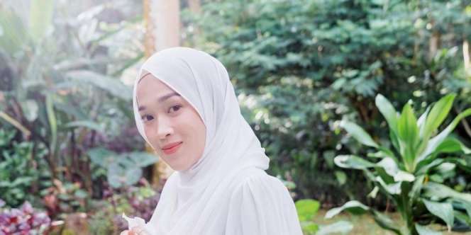 Viral Video Kebersamaan Ririe Fairus, Ayus, dan Nissa Sabyan