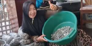 Rajin Nabung Recehan, Hasil 3 Tahun Bisa Buat Berangkat Umroh