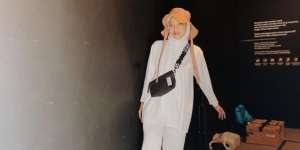 Outfit Santai Chiki Fawzi, Cocok untuk Sambut Akhir Pekan
