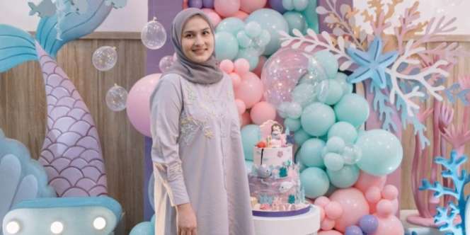 OOTD Dwi Handayani di Ultah Buah Hati, Simpel & Menawan