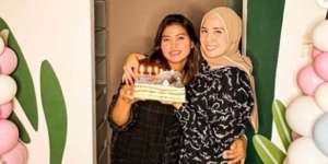 9 Potret Maysaroh Asisten Tya Ariestya, Dapat Gaji Tinggi Setara iPhone 13!