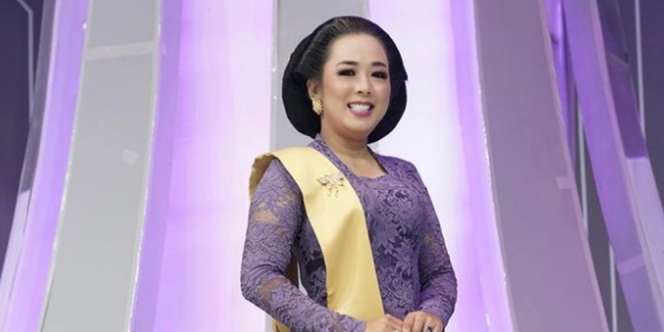 Jenguk Anak 'Sultan Andara', Soimah Pede Bawa Keripik dan Kuaci