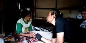 Tinggal Sendirian di Gubuk, Nenek 160 Tahun Ini Masih Sehat