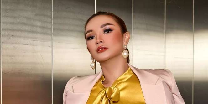Zaskia Gotik Hamil Anak Kedua, Anak Sambungnya Menangis