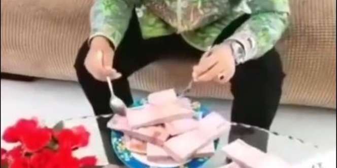 Konten Pamer Gepokan Uang Bikin Dirut Perumda di Tangerang Mundur