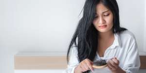 Tips Memilih Produk yang Tepat untuk Mengatasi Rambut Rontok