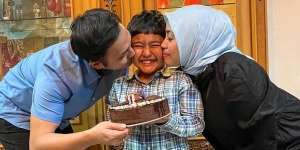 Potret Gantengnya Anak Nassar dan Muzdalifah, Kini Sudah Beranjak Gede