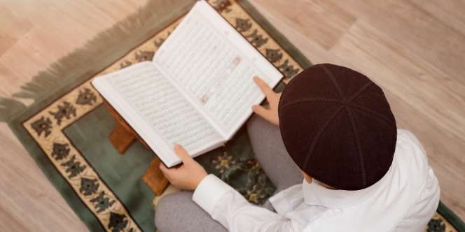 Kocak, Siswa Salah Ucap Hafalan, Dibetulkan Malah Pak Guru Ikutan Salah