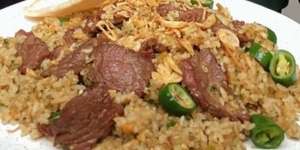 Cicipi Nasi Goreng Sambal Ijo, Pedasnya Mantap!