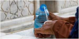 Manfaat dan Doa Meminum Air Zamzam, Mengandung Berkah yang Melimpah