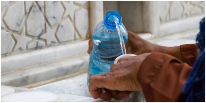Manfaat dan Doa Meminum Air Zamzam, Mengandung Berkah yang Melimpah