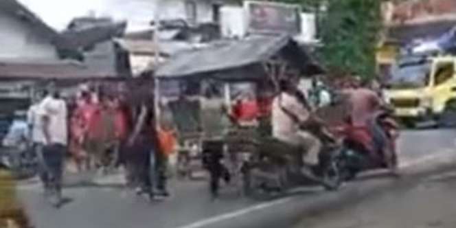 Pernikahan Batal Akibat Calon Mempelai Pria Kabur, Warga Ngamuk Blokir Jalan